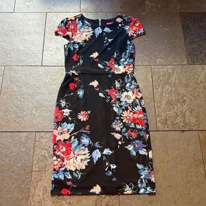 Betsey Johnson size 10 Floral Sheath Dress in Black with Red & Blue Blooms